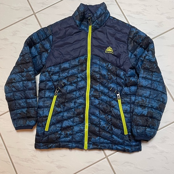 Snozu Boys winter jacket.  Zipper front with two zipper pockets - Picture 1 of 7